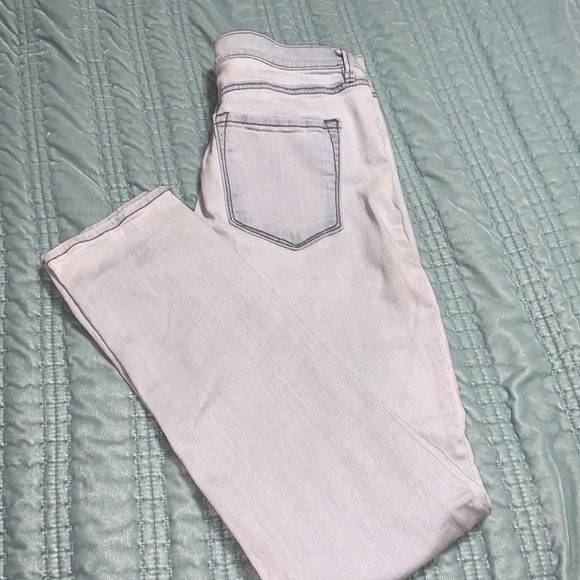 Jeans - Picture 2 of 3